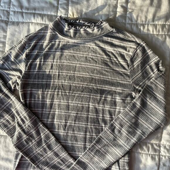 Arizona gray striped Mock turtleneck sz S ruffled hems casual autumn minimalist - Picture 4 of 5